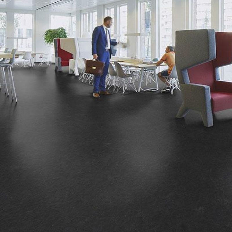 Marmoleum_Slate_e3707_Highland_black_1